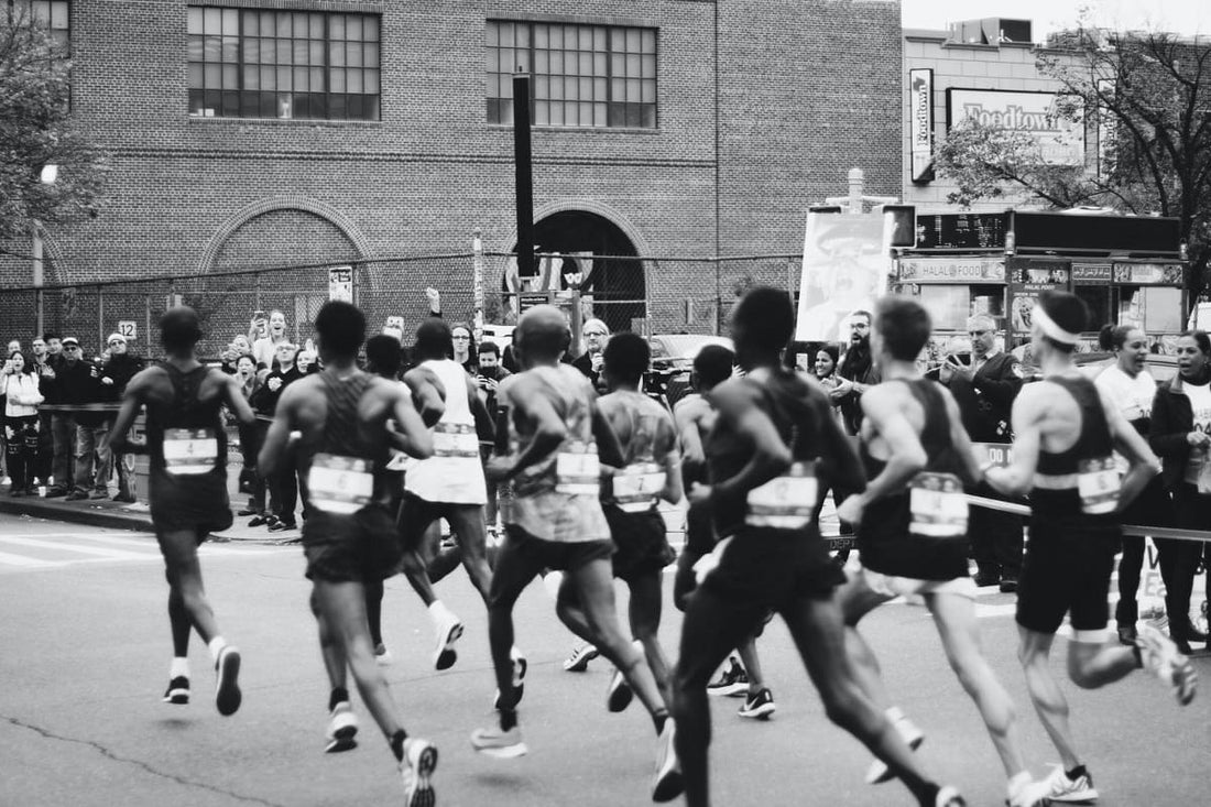 staying hydrated while running - Tailwind Nutrition